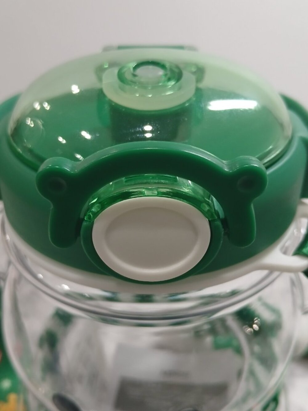 MINISO Christmas Bear Water Bottle 1000mL Green BPA-Free Kids Straw Cup w/ Strap - Picture 8 of 8